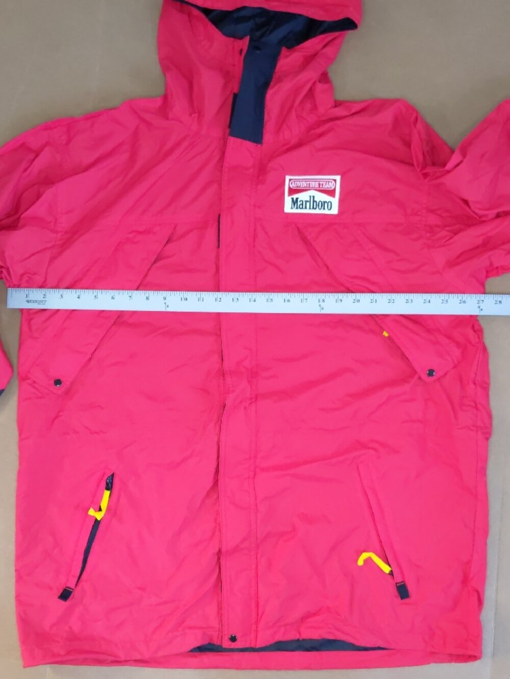 Marlboro Hooded Windbreaker Jacket in Red XL - Picture 13 of 16